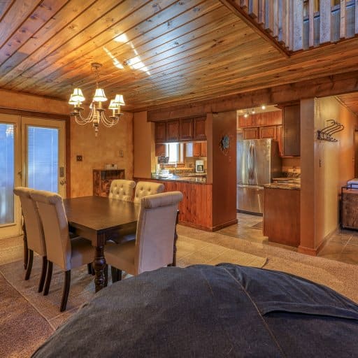 Hot Tub & Pet Friendly Forest Hideaway