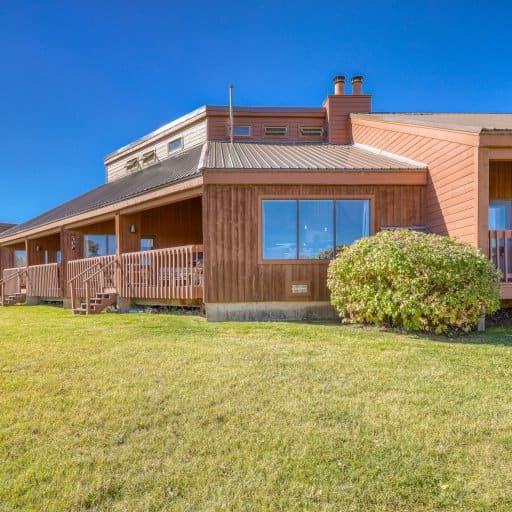 Spacious Mid to Long Term Mountain View Getaway!