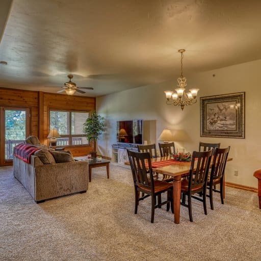 Golf Course Cozy 2 Bedroom Condo with A/C