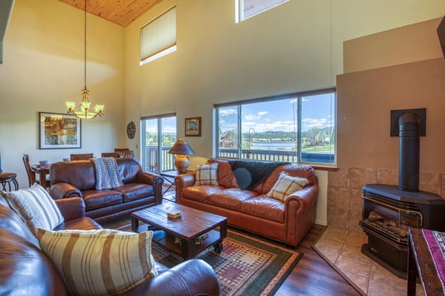 Uptown Townhome | Pagosa Mountain View 3BR