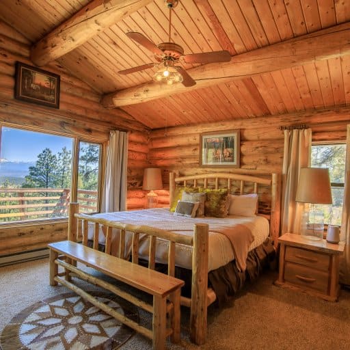 Winter Quarters Cabin- Mountain Views & Hot tub