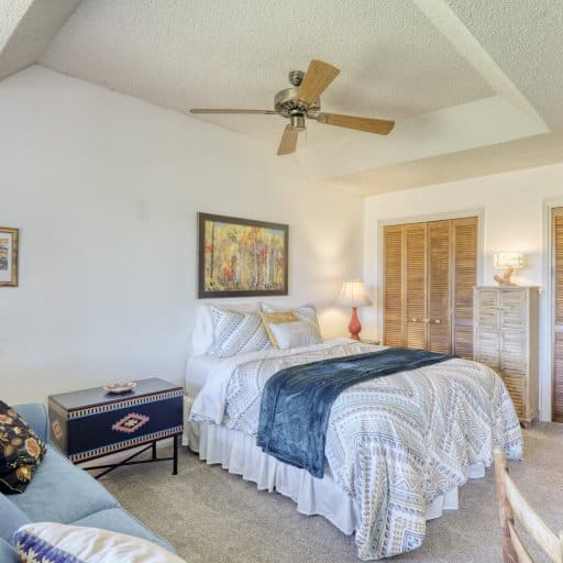 Spacious Mid to Long Term Mountain View Getaway!